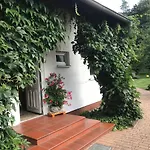 Großzügige Am Waldesrand Im Seenland Apartamento *