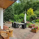 Großzügige Am Waldesrand Im Seenland Apartamento Lauta