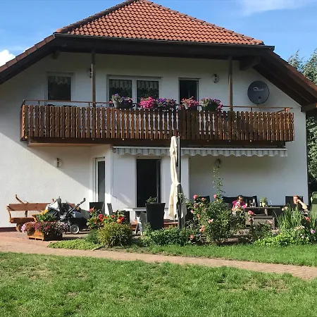 Großzügige Am Waldesrand Im Seenland *