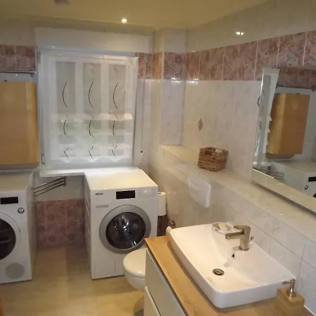 Apartment Großzügige Am Waldesrand Im Seenland *