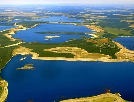 Großzügige Am Waldesrand Im Seenland Lauta