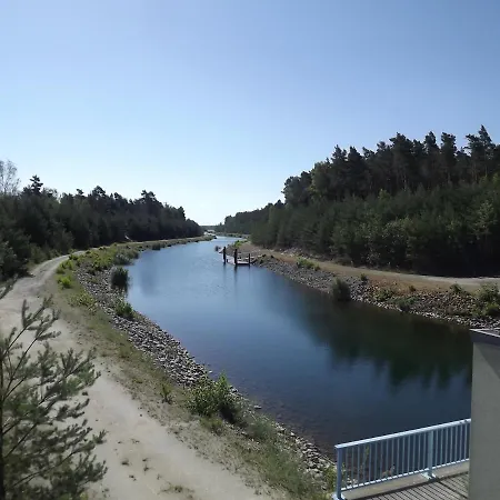 Großzügige Am Waldesrand Im Seenland *