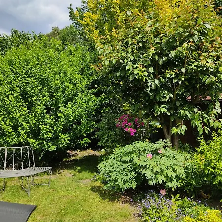 Großzügige Am Waldesrand Im Seenland Apartamento *