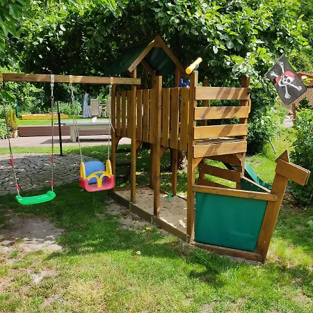 Großzügige Am Waldesrand Im Seenland *