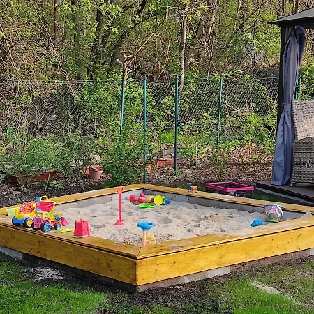 Großzügige Am Waldesrand Im Seenland Apartment Lauta