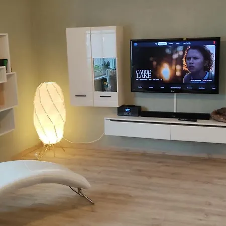 Apartment Grosszuegige Am Waldesrand Im Seenland *