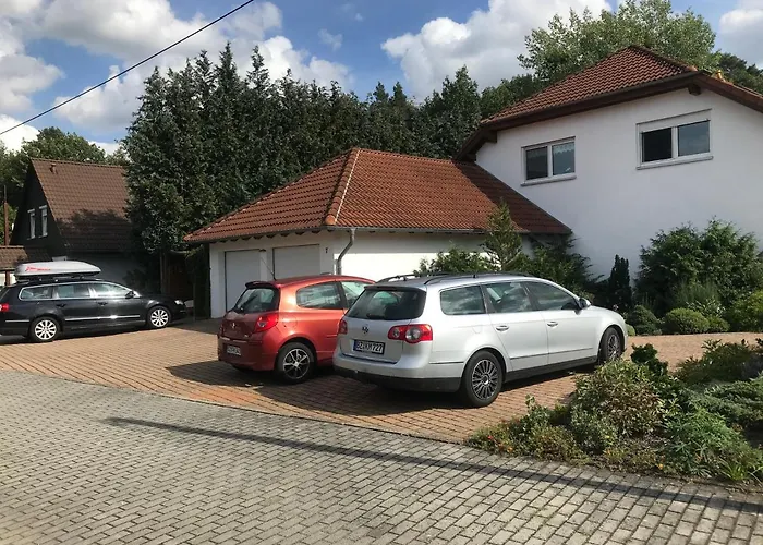 Grosszuegige Am Waldesrand Im Seenland *